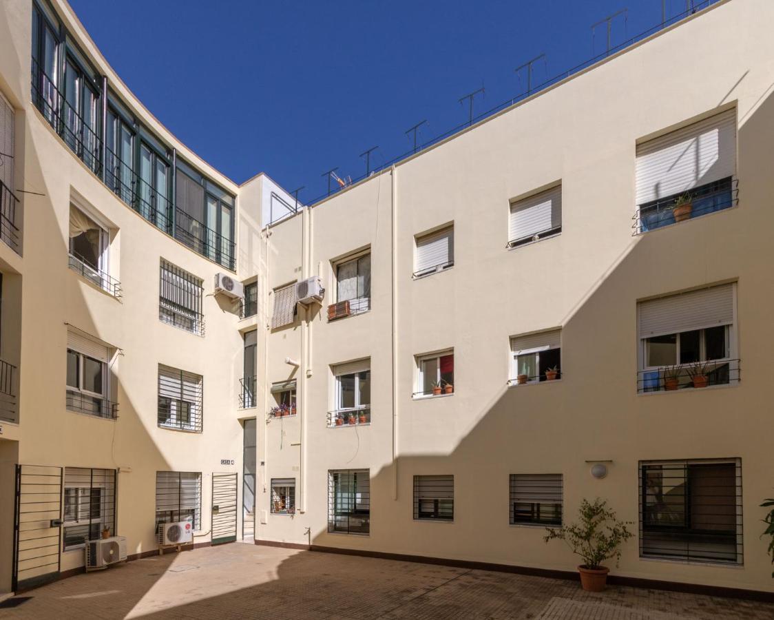 Medina Apartment And Parking Historical Center Seville Exterior photo