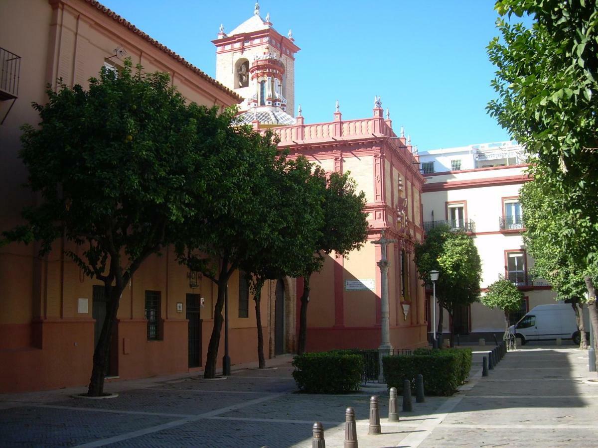 Medina Apartment And Parking Historical Center Seville Exterior photo