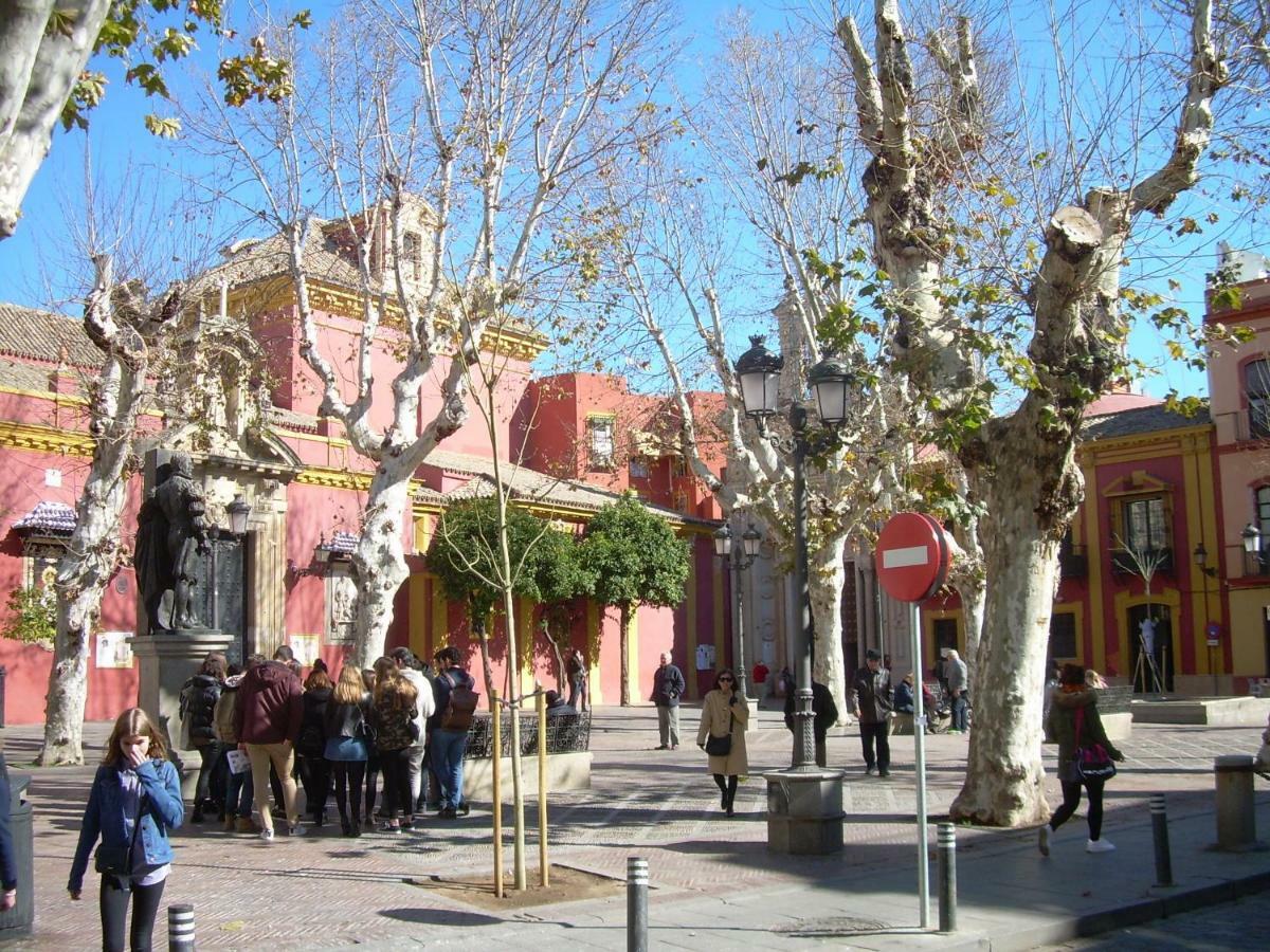 Medina Apartment And Parking Historical Center Seville Exterior photo